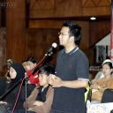 SALAH SATU MAHASISWA YANG BERTANYA