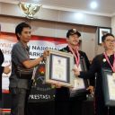 PEMBAGIAN SERTIFIKAT REKOR