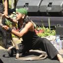  ATRAKSI DENGAN ULAR KING COBRA