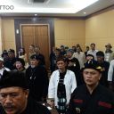 DENGAN HIKMAH MENYANYIKAN LAGU INDONESIA RAYA
