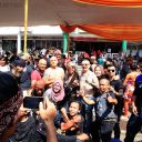  KENT KENT BERSAMA MANUSIA MESIN GERGAJI